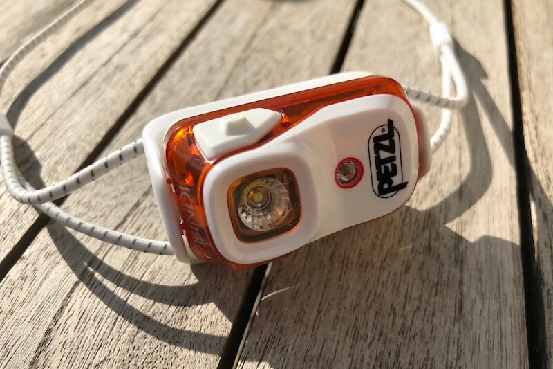 Reactik Plus Petzl : lampe frontale à connexion Bluetooth et USB